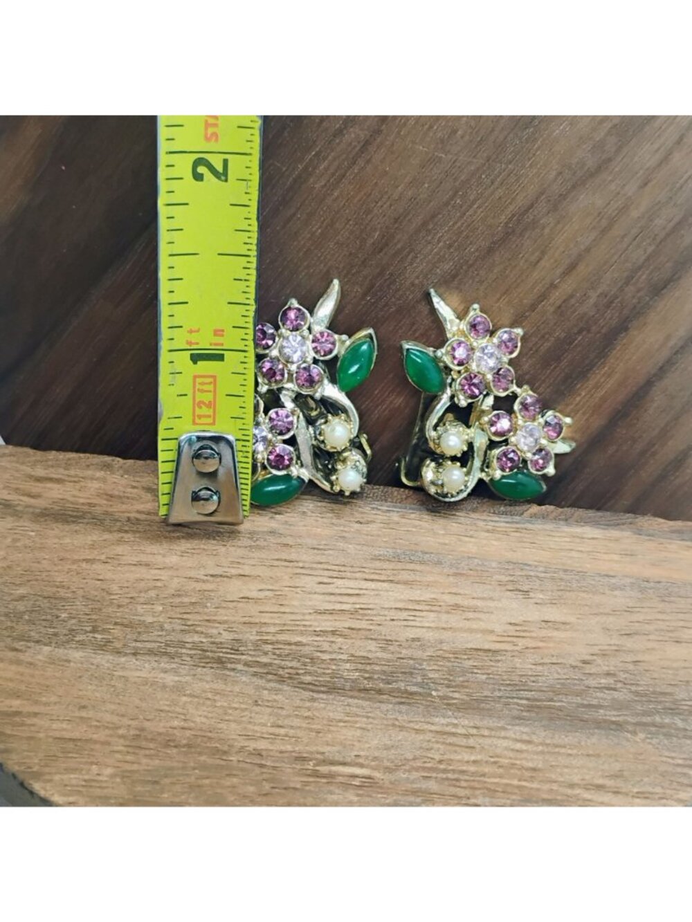 Vtg Florenza purple Pink Flower faux pearl clip earrings w/Green Glass Petals - Picture 5 of 5